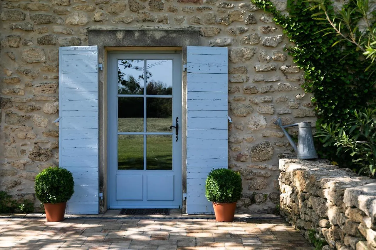 Gîtes Domaine des Machottes Grans 0*,  France