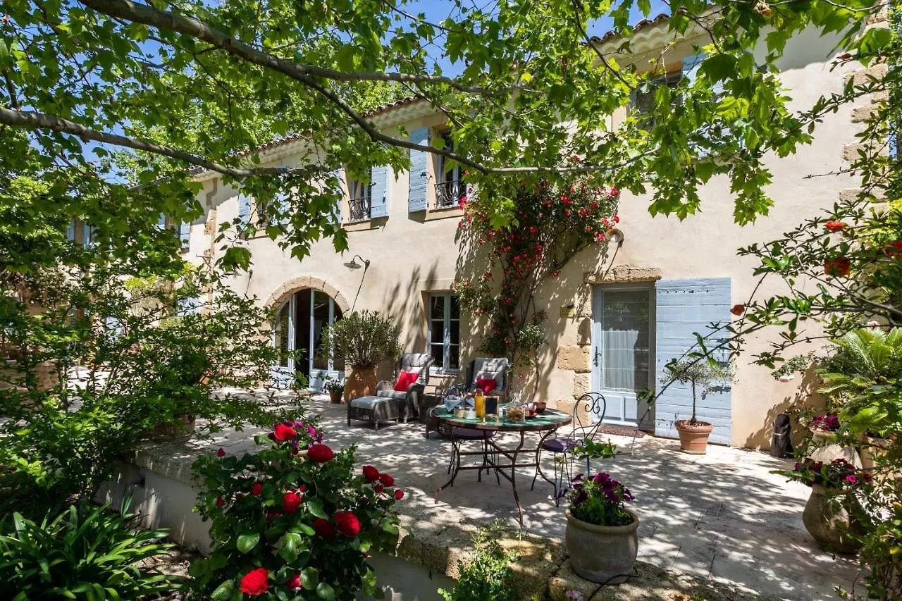 Gîtes Domaine des Machottes Grans 0*,  France